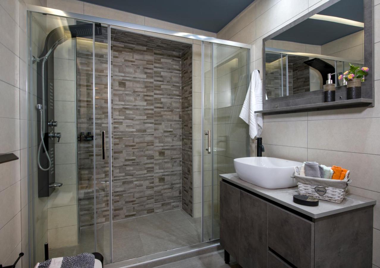 Rena'S Luxury Apartment With Free Private Parking Ханья Экстерьер фото